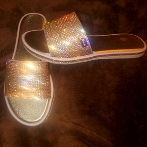 The absolute cutest rosegold slides.